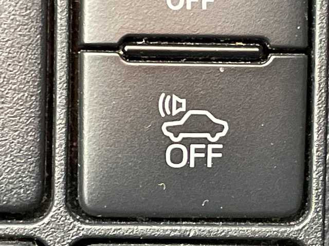 トヨタ アクア S 群馬県 2017(平29)年 0.8万km ライムホワイトパールクリスタルシャイン 禁煙車　純正７インチナビ　バックカメラ　ドライブレコーダー　プリクラッシュセーフティ　スマートキー　スペアキー　オートライト　オートマチックハイビーム　ステアリングスイッチ　ビルトインETC