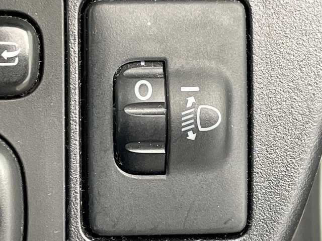 トヨタ アクア S 群馬県 2017(平29)年 0.8万km ライムホワイトパールクリスタルシャイン 禁煙車　純正７インチナビ　バックカメラ　ドライブレコーダー　プリクラッシュセーフティ　スマートキー　スペアキー　オートライト　オートマチックハイビーム　ステアリングスイッチ　ビルトインETC