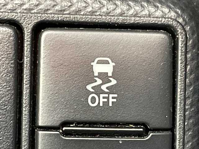 トヨタ アクア S 群馬県 2017(平29)年 0.8万km ライムホワイトパールクリスタルシャイン 禁煙車　純正７インチナビ　バックカメラ　ドライブレコーダー　プリクラッシュセーフティ　スマートキー　スペアキー　オートライト　オートマチックハイビーム　ステアリングスイッチ　ビルトインETC