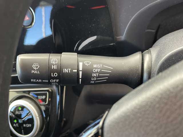 トヨタ アクア S 群馬県 2017(平29)年 0.8万km ライムホワイトパールクリスタルシャイン 禁煙車　純正７インチナビ　バックカメラ　ドライブレコーダー　プリクラッシュセーフティ　スマートキー　スペアキー　オートライト　オートマチックハイビーム　ステアリングスイッチ　ビルトインETC