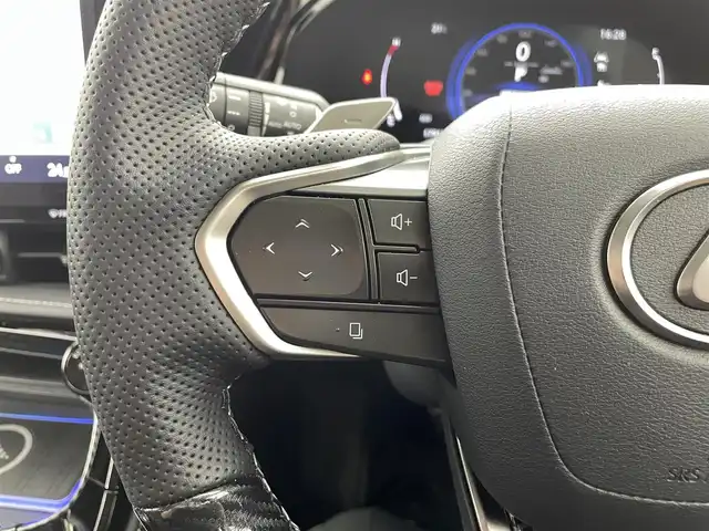 レクサス ＮＸ 250 熊本県 2023(令5)年 1.8万km ソニッククォーツ ワンオーナー　/純正ナビ　/純正前方ドライブレコーダー　/ビルトインＥＴＣ２．０　/バックカメラ　/前後クリアランスソナー　/前席パワーシート　/レーダークルーズコントロール　/パワーバックドア　/アイドリングストップ/衝突軽減ブレーキ/レーンキープアシスト/レーンデェパーチャアラート/パーキングサポートブレーキ/安心降車アシスト/ロードサインアシスト/ブラインドスポットモニター/リヤクロストラフィックアラート/プロアクティブドライビングアシスト/横滑り防止/前席パワーシート/社外フロアマット/純正２０インチAW/オートライト/オートマチックハイビーム/LEDヘッドライト/スマートキー/プッシュスタート/スペアキー1本/保証書