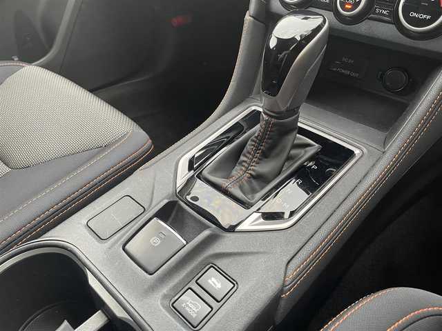 スバル インプレッサ ＸＶ 2．0i－L アイサイト 大阪府 2018(平30)年 6.8万km クールグレーカーキ ワンオーナー/純正SDメモリナビ(CN-LR830DFC)/BT/CD/DVD/SD/USB/TV/AppleCarPlay/AndroidAuto/バックカメラ/ドライブレコーダー/追従機能付きクルーズコントロール/レーンキープアシスト/ヒルスタートアシスト/革巻きステアリング/パドルシフト/LEDヘッドライト/前後フォグランプ/ヘッドライトウォッシャー/ステアリング連動ヘッドライト/純正フロアマット/純正AW/電格ミラー/ETC2.0