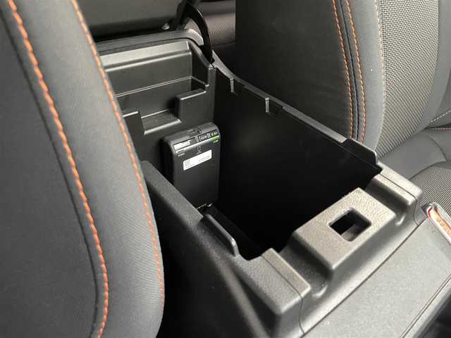 スバル インプレッサ ＸＶ 2．0i－L アイサイト 大阪府 2018(平30)年 6.8万km クールグレーカーキ ワンオーナー/純正SDメモリナビ(CN-LR830DFC)/BT/CD/DVD/SD/USB/TV/AppleCarPlay/AndroidAuto/バックカメラ/ドライブレコーダー/追従機能付きクルーズコントロール/レーンキープアシスト/ヒルスタートアシスト/革巻きステアリング/パドルシフト/LEDヘッドライト/前後フォグランプ/ヘッドライトウォッシャー/ステアリング連動ヘッドライト/純正フロアマット/純正AW/電格ミラー/ETC2.0