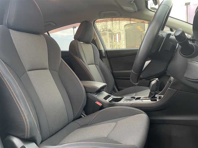 スバル インプレッサ ＸＶ 2．0i－L アイサイト 大阪府 2018(平30)年 6.8万km クールグレーカーキ ワンオーナー/純正SDメモリナビ(CN-LR830DFC)/BT/CD/DVD/SD/USB/TV/AppleCarPlay/AndroidAuto/バックカメラ/ドライブレコーダー/追従機能付きクルーズコントロール/レーンキープアシスト/ヒルスタートアシスト/革巻きステアリング/パドルシフト/LEDヘッドライト/前後フォグランプ/ヘッドライトウォッシャー/ステアリング連動ヘッドライト/純正フロアマット/純正AW/電格ミラー/ETC2.0