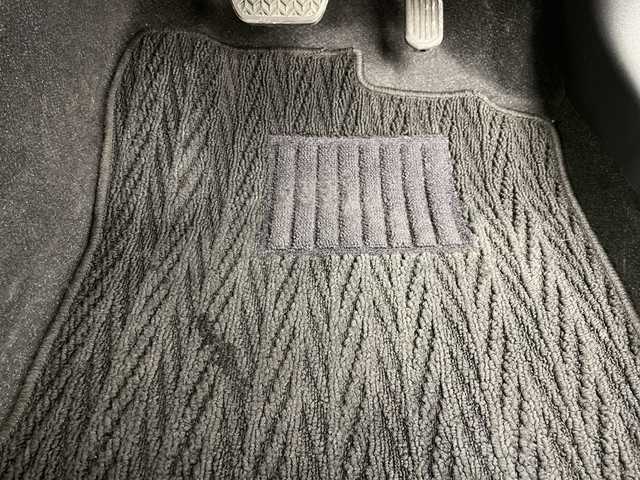 トヨタ アクア S スタイルブラック 群馬県 2017(平29)年 1.9万km ブラックマイカ 純正ナビ　バックカメラ　フルセグＴＶ　ビルトインＥＴＣ　衝突被害軽減ブレーキ　レーンアシスト　オートマチックハイビーム　スマートキー　プッシュスタートボタン　フロアマット　横滑り防止装置　禁煙車