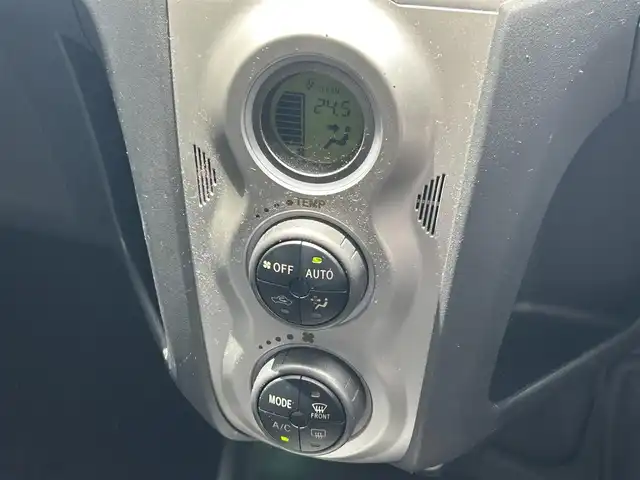 トヨタ ヴィッツ U 滋賀県 2006(平18)年 12.6万km ミディアムシルバーメタリック ４WD/純正CD/MDデッキ/プッシュスタート/スマートキー/電動格納ミラー/サイドエアバック/オートエアコン/ABS