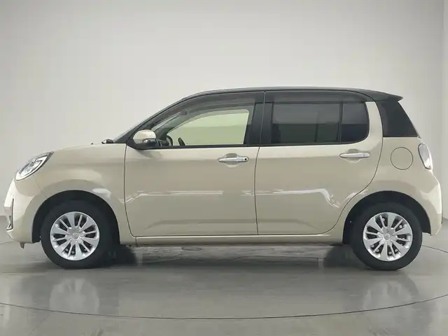 トヨタ パッソ モーダ 愛知県 2019(平31)年 6.9万km ブラックマイカメタリック/パウダリーベージュメタリック 2トーン 純正ナビ　フルセグＴＶ　Ｂｌｕｅｔｏｏｔｈ　ＤＶＤ再生　バックカメラ　ＵＳＢ入力端子　ＥＴＣ　前後ドラレコ　衝突軽減　オートハイビーム　ＬＥＤヘッドライト　プッシュスタート　純正フロアマット　禁煙車