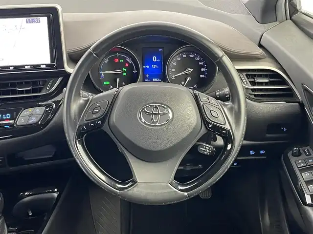 トヨタ Ｃ－ＨＲ G 埼玉県 2019(令1)年 5.1万km ホワイト/ブラックマイカ 2トーン 純正９インチナビ　バックカメラ　ＢＳＭ　ドライブレコーダー　ＥＴＣ　セーフティセンス　レーダークルーズコントロール　ＬＥＤヘッドライト　オートライト　シートヒーター　プッシュスタート　スマートキー