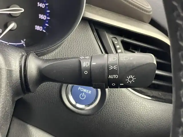 トヨタ Ｃ－ＨＲ G 埼玉県 2019(令1)年 5.1万km ホワイト/ブラックマイカ 2トーン 純正９インチナビ　バックカメラ　ＢＳＭ　ドライブレコーダー　ＥＴＣ　セーフティセンス　レーダークルーズコントロール　ＬＥＤヘッドライト　オートライト　シートヒーター　プッシュスタート　スマートキー