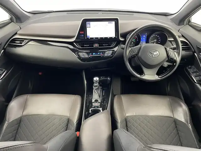 トヨタ Ｃ－ＨＲ G 埼玉県 2019(令1)年 5.1万km ホワイト/ブラックマイカ 2トーン 純正９インチナビ　バックカメラ　ＢＳＭ　ドライブレコーダー　ＥＴＣ　セーフティセンス　レーダークルーズコントロール　ＬＥＤヘッドライト　オートライト　シートヒーター　プッシュスタート　スマートキー
