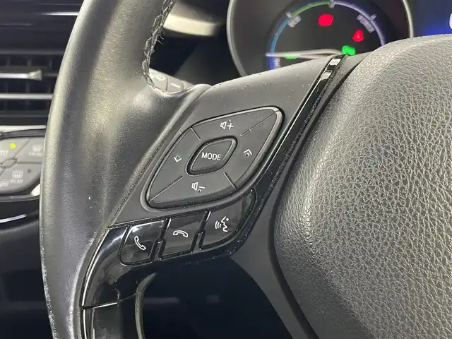 トヨタ Ｃ－ＨＲ G 埼玉県 2019(令1)年 5.1万km ホワイト/ブラックマイカ 2トーン 純正９インチナビ　バックカメラ　ＢＳＭ　ドライブレコーダー　ＥＴＣ　セーフティセンス　レーダークルーズコントロール　ＬＥＤヘッドライト　オートライト　シートヒーター　プッシュスタート　スマートキー