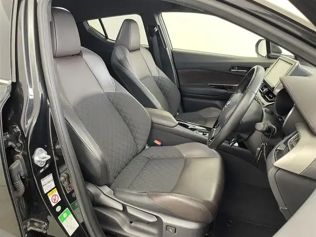 トヨタ Ｃ－ＨＲ G 埼玉県 2019(令1)年 5.1万km ホワイト/ブラックマイカ 2トーン 純正９インチナビ　バックカメラ　ＢＳＭ　ドライブレコーダー　ＥＴＣ　セーフティセンス　レーダークルーズコントロール　ＬＥＤヘッドライト　オートライト　シートヒーター　プッシュスタート　スマートキー