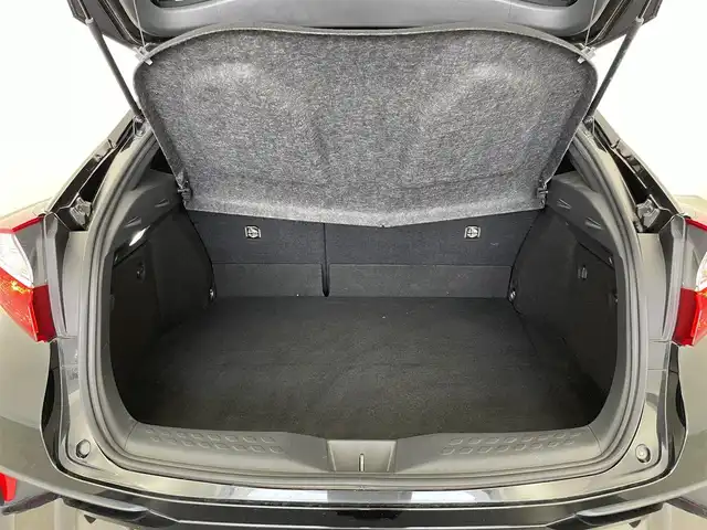 トヨタ Ｃ－ＨＲ G 埼玉県 2019(令1)年 5.1万km ホワイト/ブラックマイカ 2トーン 純正９インチナビ　バックカメラ　ＢＳＭ　ドライブレコーダー　ＥＴＣ　セーフティセンス　レーダークルーズコントロール　ＬＥＤヘッドライト　オートライト　シートヒーター　プッシュスタート　スマートキー