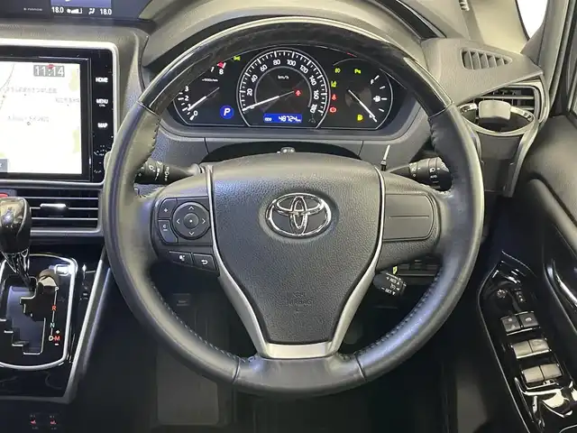 トヨタ エスクァイア Gi 愛知県 2021(令3)年 4.9万km スパークリングブラックパールクリスタルシャイン 純正１０型ナビ　フルセグＴＶ　純正１２．１型後席モニター　純正エアロ　モデリスタ１７インチＡＷ　シートヒーター　両側パワースライドドア　ＥＴＣ　セーフティセンス　衝突軽減　クルコン　車線逸脱　ＬＥＤオートライト　禁煙車