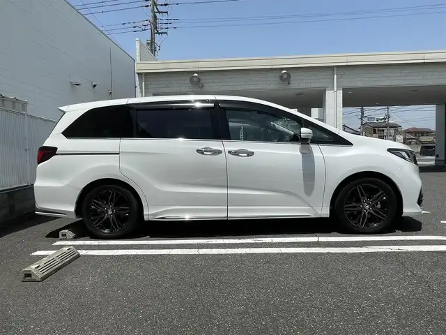 ホンダ オデッセイ ハイブリッド e:HEVアブソルート EX 群馬県 2021(令3)年 4万km プラチナホワイトパール ワンオーナー/純正SDナビ(AM・FM/BT/フルセグTV)/両側パワースライドドア/ビルトインETC2.0/追従クルーズコントロール/横滑り防止装置/車線逸脱防止アラート/ステアリングスイッチ/ステアリングヒーター/パワーシート(D/N席)/シートヒーター(D/N席)/オットマン/オートライト/LEDヘッドライト/電格ミラー/コーナーセンサー/プッシュスタート/スマートキー×2/取扱説明書/保証書/記録簿