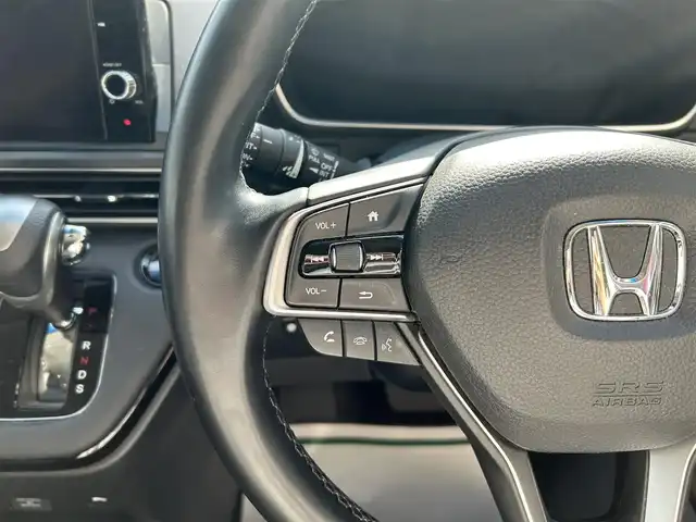 ホンダ オデッセイ ハイブリッド e:HEVアブソルート EX 群馬県 2021(令3)年 4万km プラチナホワイトパール ワンオーナー/純正SDナビ(AM・FM/BT/フルセグTV)/両側パワースライドドア/ビルトインETC2.0/追従クルーズコントロール/横滑り防止装置/車線逸脱防止アラート/ステアリングスイッチ/ステアリングヒーター/パワーシート(D/N席)/シートヒーター(D/N席)/オットマン/オートライト/LEDヘッドライト/電格ミラー/コーナーセンサー/プッシュスタート/スマートキー×2/取扱説明書/保証書/記録簿
