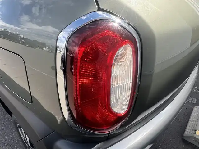 スズキ クロスビー HYBRID MZ 秋田県 2023(令5)年 3.5万km タフカーキパールメタリック/ホワイト2トーン ４WD/ターボ/衝突軽減システム/社外オーディオ（AM/FM/CD)/LEDヘッドライト/全方位カメラ/純正アルミ/スマートキー/アイドリングストップ/プッシュスタート/オートマチックハイビーム/クルーズコントロール/レーンキープアシスト/コーナーセンサー/ダウンヒルアシストコントロール/ステアリングスイッチ/パドルシフト/ドライブレコーダー/ETC/社外フロアマット/オートライト/オートエアコン/パワーステアリング/パワーウィンドウ/横滑り防止/盗難防止装置/寒冷地仕様/電動格納ウィンカーミラー/保証書/取扱説明書/記録簿