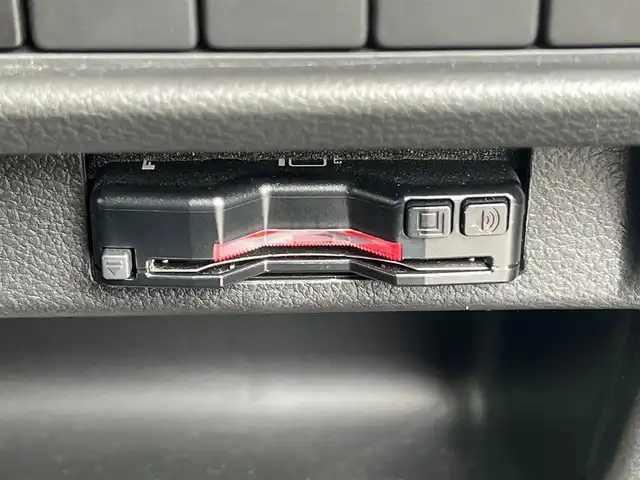 スズキ クロスビー HYBRID MZ 秋田県 2023(令5)年 3.5万km タフカーキパールメタリック/ホワイト2トーン ４WD/ターボ/衝突軽減システム/社外オーディオ（AM/FM/CD)/LEDヘッドライト/全方位カメラ/純正アルミ/スマートキー/アイドリングストップ/プッシュスタート/オートマチックハイビーム/クルーズコントロール/レーンキープアシスト/コーナーセンサー/ダウンヒルアシストコントロール/ステアリングスイッチ/パドルシフト/ドライブレコーダー/ETC/社外フロアマット/オートライト/オートエアコン/パワーステアリング/パワーウィンドウ/横滑り防止/盗難防止装置/寒冷地仕様/電動格納ウィンカーミラー/保証書/取扱説明書/記録簿