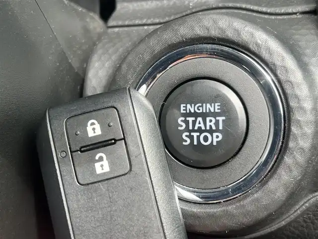 スズキ クロスビー HYBRID MZ 秋田県 2023(令5)年 3.5万km タフカーキパールメタリック/ホワイト2トーン ４WD/ターボ/衝突軽減システム/社外オーディオ（AM/FM/CD)/LEDヘッドライト/全方位カメラ/純正アルミ/スマートキー/アイドリングストップ/プッシュスタート/オートマチックハイビーム/クルーズコントロール/レーンキープアシスト/コーナーセンサー/ダウンヒルアシストコントロール/ステアリングスイッチ/パドルシフト/ドライブレコーダー/ETC/社外フロアマット/オートライト/オートエアコン/パワーステアリング/パワーウィンドウ/横滑り防止/盗難防止装置/寒冷地仕様/電動格納ウィンカーミラー/保証書/取扱説明書/記録簿