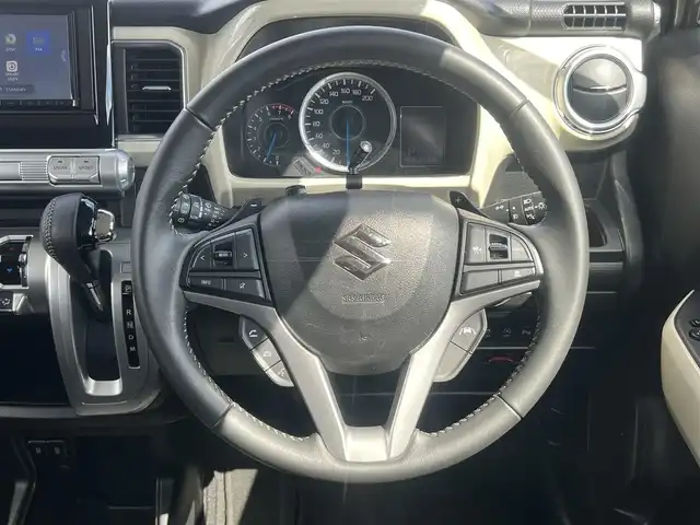 スズキ クロスビー HYBRID MZ 秋田県 2023(令5)年 3.5万km タフカーキパールメタリック/ホワイト2トーン ４WD/ターボ/衝突軽減システム/社外オーディオ（AM/FM/CD)/LEDヘッドライト/全方位カメラ/純正アルミ/スマートキー/アイドリングストップ/プッシュスタート/オートマチックハイビーム/クルーズコントロール/レーンキープアシスト/コーナーセンサー/ダウンヒルアシストコントロール/ステアリングスイッチ/パドルシフト/ドライブレコーダー/ETC/社外フロアマット/オートライト/オートエアコン/パワーステアリング/パワーウィンドウ/横滑り防止/盗難防止装置/寒冷地仕様/電動格納ウィンカーミラー/保証書/取扱説明書/記録簿