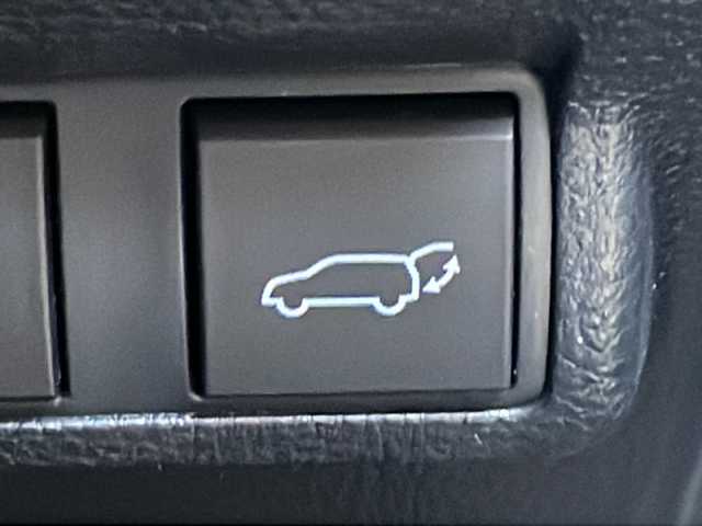 トヨタ カローラ クロス ハイブリッド Z 広島県 2022(令4)年 3.7万km アティチュードブラックマイカ ブラインドスポットモニター/純正メモリナビ/フルセグテレビ/全周囲カメラ/D席パワーシート/クルーズコントロール/ABS/前後コーナーセンサー/レーンキープアシスト/オートマチックハイビーム/純正18インチアルミホイール/フロントフォグランプ