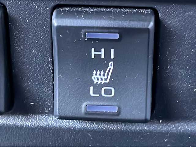 トヨタ カローラ クロス ハイブリッド Z 広島県 2022(令4)年 3.7万km アティチュードブラックマイカ ブラインドスポットモニター/純正メモリナビ/フルセグテレビ/全周囲カメラ/D席パワーシート/クルーズコントロール/ABS/前後コーナーセンサー/レーンキープアシスト/オートマチックハイビーム/純正18インチアルミホイール/フロントフォグランプ