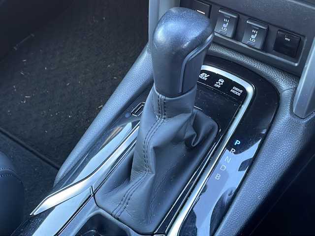 トヨタ カローラ クロス ハイブリッド Z 広島県 2022(令4)年 3.7万km アティチュードブラックマイカ ブラインドスポットモニター/純正メモリナビ/フルセグテレビ/全周囲カメラ/D席パワーシート/クルーズコントロール/ABS/前後コーナーセンサー/レーンキープアシスト/オートマチックハイビーム/純正18インチアルミホイール/フロントフォグランプ