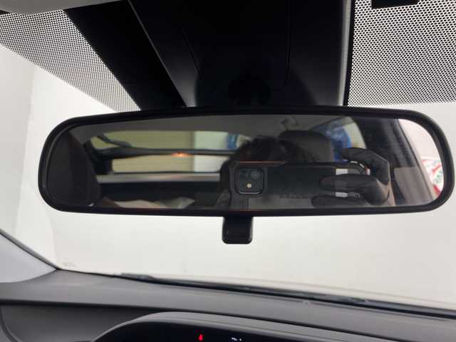 トヨタ プリウス S ツーリングセレクション 道央・札幌 2018(平30)年 3.8万km スティールブロンドM ・4WD/ハイブリッド/寒冷地仕様/・トヨタセーフティセンス/・プリクラッシュセーフティ/・レーダークルーズコントロール/・純正ディーラーOPナビ　/・フルセグ/BT/CD/DVD/SD/・バックカメラ /・純正一体型エンジンスターター/・シートヒーター/ミラーヒーター/・ワイパーデアイサー/・アイドリングストップ/・ビルトインETC/・ウィンカーミラー/・夏タイヤ純正AW積込/・LEDオートライト/オートマチックハイビーム/・横滑り防止装置/盗難防止装置/・スマートキー×2/・純正フロアマット