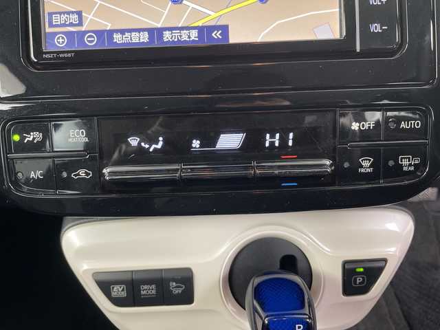 トヨタ プリウス S ツーリングセレクション 道央・札幌 2018(平30)年 3.8万km スティールブロンドM ・4WD/ハイブリッド/寒冷地仕様/・トヨタセーフティセンス/・プリクラッシュセーフティ/・レーダークルーズコントロール/・純正ディーラーOPナビ　/・フルセグ/BT/CD/DVD/SD/・バックカメラ /・純正一体型エンジンスターター/・シートヒーター/ミラーヒーター/・ワイパーデアイサー/・アイドリングストップ/・ビルトインETC/・ウィンカーミラー/・夏タイヤ純正AW積込/・LEDオートライト/オートマチックハイビーム/・横滑り防止装置/盗難防止装置/・スマートキー×2/・純正フロアマット