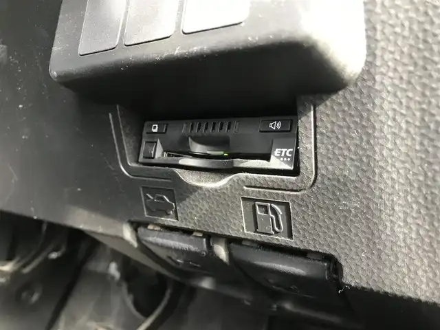 トヨタ ルーミー カスタムG S 栃木県 2017(平29)年 10.2万km パールホワイトⅢ (株)IDOMが運営する【じしゃロン小山店】の自社ローン対象車両になります。こちらは現金ご利用時の価格です。/自社ローンご希望の方は別途その旨お申付け下さい。//禁煙車/純正フルセグナビ/（CD/DVD/AM/FMラジオ）/(Bluetooth)/スマートキー/プッシュスタート/バックカメラ/ＥＴＣ/両側パワースライドドア/クルーズコントロール/プリクラッシュセーフティ/コーナーセンサー/アイドリングストップ/後部座席サンシェード/ステアリングリモコン/電動格納ドアミラー/パワーウインドウ/オートライト/防眩ミラー