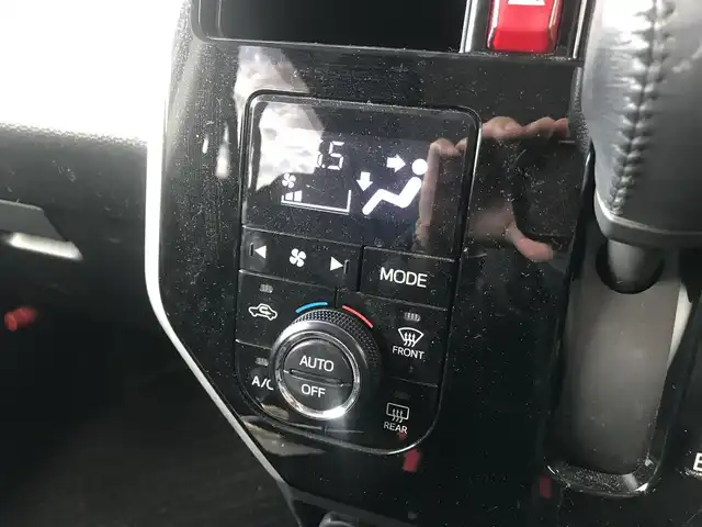 トヨタ ルーミー カスタムG S 栃木県 2017(平29)年 10.2万km パールホワイトⅢ (株)IDOMが運営する【じしゃロン小山店】の自社ローン対象車両になります。こちらは現金ご利用時の価格です。/自社ローンご希望の方は別途その旨お申付け下さい。//禁煙車/純正フルセグナビ/（CD/DVD/AM/FMラジオ）/(Bluetooth)/スマートキー/プッシュスタート/バックカメラ/ＥＴＣ/両側パワースライドドア/クルーズコントロール/プリクラッシュセーフティ/コーナーセンサー/アイドリングストップ/後部座席サンシェード/ステアリングリモコン/電動格納ドアミラー/パワーウインドウ/オートライト/防眩ミラー