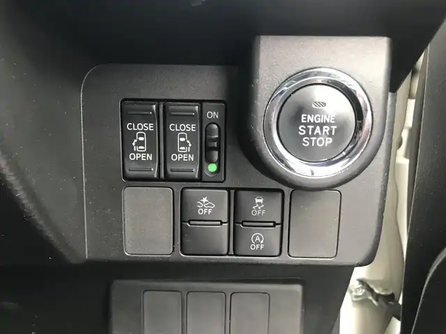 トヨタ ルーミー カスタムG S 栃木県 2017(平29)年 10.2万km パールホワイトⅢ (株)IDOMが運営する【じしゃロン小山店】の自社ローン対象車両になります。こちらは現金ご利用時の価格です。/自社ローンご希望の方は別途その旨お申付け下さい。//禁煙車/純正フルセグナビ/（CD/DVD/AM/FMラジオ）/(Bluetooth)/スマートキー/プッシュスタート/バックカメラ/ＥＴＣ/両側パワースライドドア/クルーズコントロール/プリクラッシュセーフティ/コーナーセンサー/アイドリングストップ/後部座席サンシェード/ステアリングリモコン/電動格納ドアミラー/パワーウインドウ/オートライト/防眩ミラー