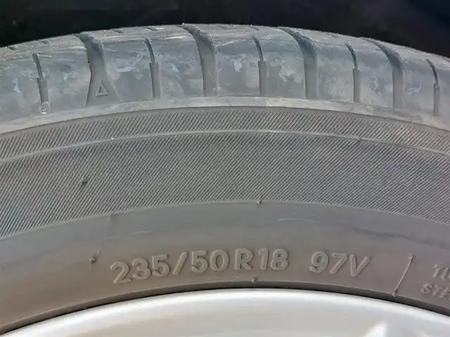 トヨタ アルファード S 東京都 2021(令3)年 1.1万km ブラック 純正ディスプレイオーディオ/（ナビ機能/USB接続/Bluetooth//バックカメラ/AC100V電源/Ｔｏｙｏｔａ　Ｓａｆｅｔｙ　Ｓｅｎｓｅ/・レーダークルーズコントロール/・レーンディパーチャーアシスト/・プリクラッシュセーフティ/・ロードサインアシスト/クリアランスソナー/両側電動スライド/ＬＥＤヘッドライト/ナノイー/ビルトインＥＴＣ/ドライブレコーダー/純正フロアマット/純正18インチAW/スマートキー/取扱説明書