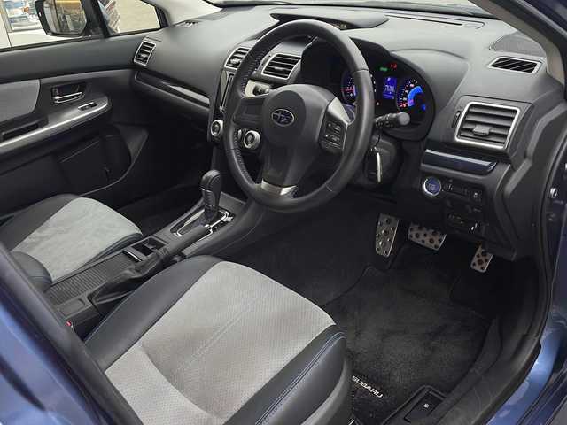 スバル インプレッサ スポーツ HV 2．0i-S アイサイト 道東・釧路十勝 2016(平28)年 7.2万km クォーツブルーP ・4WD/・純正メモリナビ/　（CD DVD USB BT フルセグ）/・バックカメラ/・アイサイト/・プリクラッシュブレーキ/・アクティブレーンキープ/・全車追従機能付きクルーズコントロール/・ハーフレザーシート/・オートライト/・フォグランプ/・前席パワーシート/・パドルシフト/・スマートキー/・プッシュスタート/・ETC/・純正17インチアルミホイール