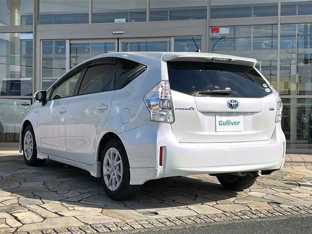 トヨタ プリウス α S 静岡県 2012(平24)年 8.2万km ホワイトパールクリスタルシャイン 社外ナビ　アルパイン社製/・FM/AM/・CD/DVD/・USB/・Bluetooth/・フルセグ/安全装備/・ダブルサイドエアバッグ/・横滑り防止装置/・盗難防止装置/主要装備/・バックカメラ/・オートエアコン/・ETC/・オートライト/・ステアリングスイッチ/・プッシュスタート/・純正アルミホイルキャップ/・純正フロアマット