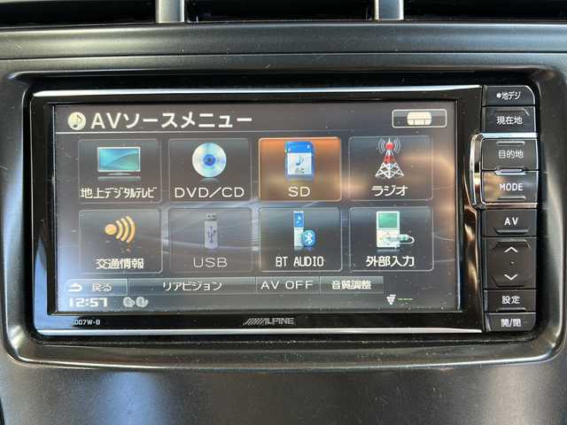 トヨタ プリウス α S 静岡県 2012(平24)年 8.2万km ホワイトパールクリスタルシャイン 社外ナビ　アルパイン社製/・FM/AM/・CD/DVD/・USB/・Bluetooth/・フルセグ/安全装備/・ダブルサイドエアバッグ/・横滑り防止装置/・盗難防止装置/主要装備/・バックカメラ/・オートエアコン/・ETC/・オートライト/・ステアリングスイッチ/・プッシュスタート/・純正アルミホイルキャップ/・純正フロアマット