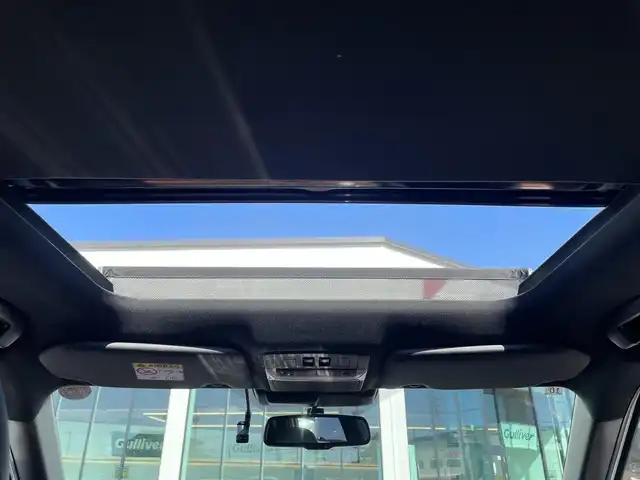 三菱 アウトランダー ＰＨＥＶ P 鹿児島県 2023(令5)年 1.7万km ホワイトダイヤモンド マイパイロット/サンルーフ/純正ナビ/（Bluetooth/フルセグTV/USB）/全方位カメラ/電動リアゲート/LEDヘッドライト/レザーシート/全席シートヒーター/純正20インチアルミホイール/スマートキー