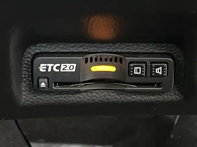 ホンダ ヴェゼル G 埼玉県 2021(令3)年 3.9万km プラチナホワイトパール 純正９インチディスプレイオーディオ　バックカメラ　ビルトインＥＴＣ２．０　前後ドライブレコーダー　ホンダセンシング　アダプティブクルーズコントロール　ワイヤレス充電　純正アルミホイール　オートライト