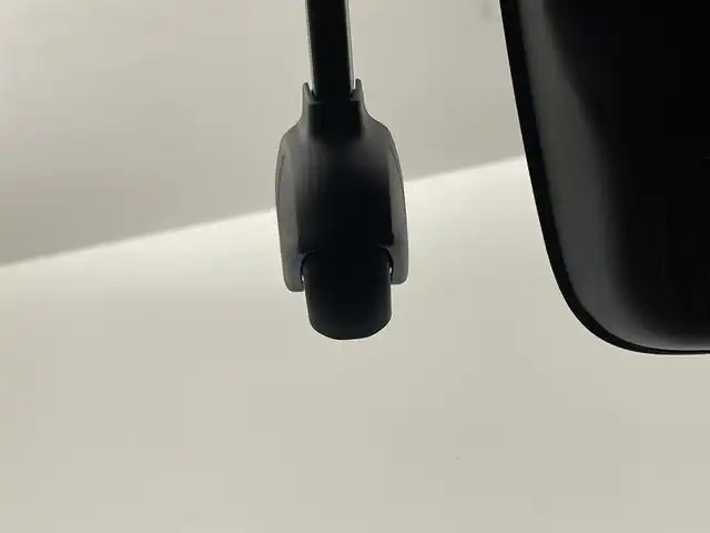 ホンダ ヴェゼル G 埼玉県 2021(令3)年 3.9万km プラチナホワイトパール 純正９インチディスプレイオーディオ　バックカメラ　ビルトインＥＴＣ２．０　前後ドライブレコーダー　ホンダセンシング　アダプティブクルーズコントロール　ワイヤレス充電　純正アルミホイール　オートライト