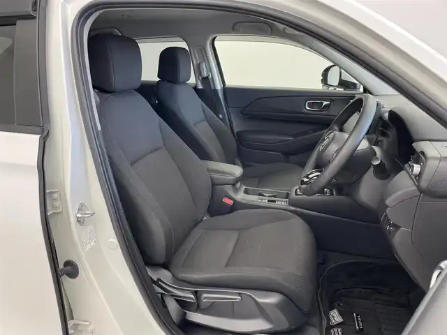 ホンダ ヴェゼル G 埼玉県 2021(令3)年 3.9万km プラチナホワイトパール 純正９インチディスプレイオーディオ　バックカメラ　ビルトインＥＴＣ２．０　前後ドライブレコーダー　ホンダセンシング　アダプティブクルーズコントロール　ワイヤレス充電　純正アルミホイール　オートライト