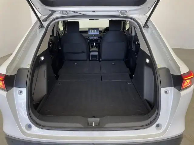 ホンダ ヴェゼル G 埼玉県 2021(令3)年 3.9万km プラチナホワイトパール 純正９インチディスプレイオーディオ　バックカメラ　ビルトインＥＴＣ２．０　前後ドライブレコーダー　ホンダセンシング　アダプティブクルーズコントロール　ワイヤレス充電　純正アルミホイール　オートライト