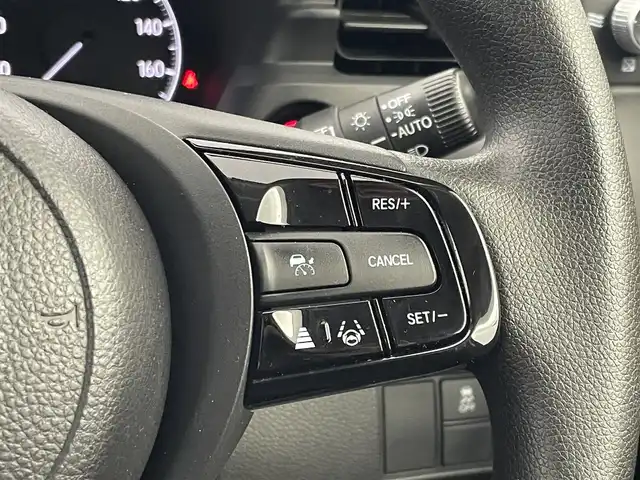 ホンダ ヴェゼル G 埼玉県 2021(令3)年 3.9万km プラチナホワイトパール 純正９インチディスプレイオーディオ　バックカメラ　ビルトインＥＴＣ２．０　前後ドライブレコーダー　ホンダセンシング　アダプティブクルーズコントロール　ワイヤレス充電　純正アルミホイール　オートライト