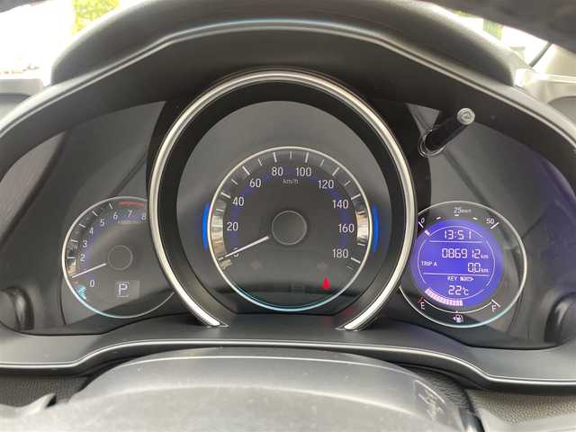 ホンダ フィット 13G Sパッケージ 埼玉県 2018(平30)年 8.7万km クリスタルブラックパール グレード：13G・S//ワンオーナー//純正メモリナビ//フルセグTV//バックカメラ//CD/DVD/Bluetooth//クルーズコントロール//ビルトインETC//スマートキー×2//LEDヘッドライト//LEDフォグ//パドルシフト//W.サイド.カーテンエアバッグ//ABS//横滑り防止装置//オートライト//プライバシーガラス//ドアバイザー//純正15インチAW//新車時保証書//取扱説明書//ナビ取説
