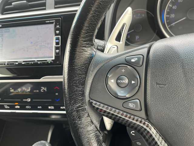 ホンダ フィット 13G Sパッケージ 埼玉県 2018(平30)年 8.7万km クリスタルブラックパール グレード：13G・S//ワンオーナー//純正メモリナビ//フルセグTV//バックカメラ//CD/DVD/Bluetooth//クルーズコントロール//ビルトインETC//スマートキー×2//LEDヘッドライト//LEDフォグ//パドルシフト//W.サイド.カーテンエアバッグ//ABS//横滑り防止装置//オートライト//プライバシーガラス//ドアバイザー//純正15インチAW//新車時保証書//取扱説明書//ナビ取説