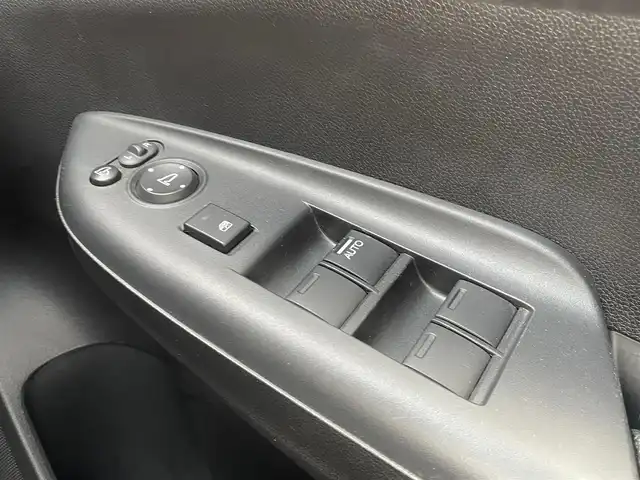 ホンダ フィット 13G Sパッケージ 埼玉県 2018(平30)年 8.7万km クリスタルブラックパール グレード：13G・S//ワンオーナー//純正メモリナビ//フルセグTV//バックカメラ//CD/DVD/Bluetooth//クルーズコントロール//ビルトインETC//スマートキー×2//LEDヘッドライト//LEDフォグ//パドルシフト//W.サイド.カーテンエアバッグ//ABS//横滑り防止装置//オートライト//プライバシーガラス//ドアバイザー//純正15インチAW//新車時保証書//取扱説明書//ナビ取説