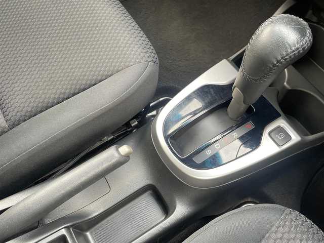ホンダ フィット 13G Sパッケージ 埼玉県 2018(平30)年 8.7万km クリスタルブラックパール グレード：13G・S//ワンオーナー//純正メモリナビ//フルセグTV//バックカメラ//CD/DVD/Bluetooth//クルーズコントロール//ビルトインETC//スマートキー×2//LEDヘッドライト//LEDフォグ//パドルシフト//W.サイド.カーテンエアバッグ//ABS//横滑り防止装置//オートライト//プライバシーガラス//ドアバイザー//純正15インチAW//新車時保証書//取扱説明書//ナビ取説