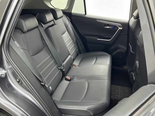 トヨタ ＲＡＶ４ ハイブリットG 三重県 2021(令3)年 7.7万km グレーメタリック 禁煙車/純正ディスプレイオーディオ/・フルセグ・Bluetooth・USB・MiraCast/パノラミックビューモニター/モデリスタフルエアロ/ブラインドスポットモニター/トヨタセーフティセンス/・プリクラッシュセーフティ/・オートマチックハイビーム/・レーントレーシングアシスト/・ロードサインアシスト/・レーダクルーズコントロール/パワーバックドア/ステアリングヒーター/ルーフレール/前席シートヒーター/運転席パワーシート（メモリ付き）/LEDヘッドライト（オート）/ビルトインETC/スペアタイヤ/電子パーキング/パーキングサポートブレーキ/置くだけ充電
