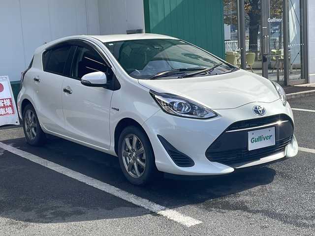 トヨタ アクア S スタイルブラック 京都府 2018(平30)年 6.7万km ライムホワイトパールクリスタルシャイン 純正メモリナビ　バックカメラ　トヨタセーフティセンス　プリクラッシュセーフティ　レーンキープアシスト　スマートキー　プッシュスタート　ＥＴＣ　禁煙車　オートエアコン　ドアバイザー　純正フロアマット