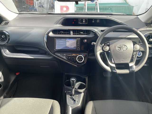 トヨタ アクア S スタイルブラック 京都府 2018(平30)年 6.7万km ライムホワイトパールクリスタルシャイン 純正メモリナビ　バックカメラ　トヨタセーフティセンス　プリクラッシュセーフティ　レーンキープアシスト　スマートキー　プッシュスタート　ＥＴＣ　禁煙車　オートエアコン　ドアバイザー　純正フロアマット