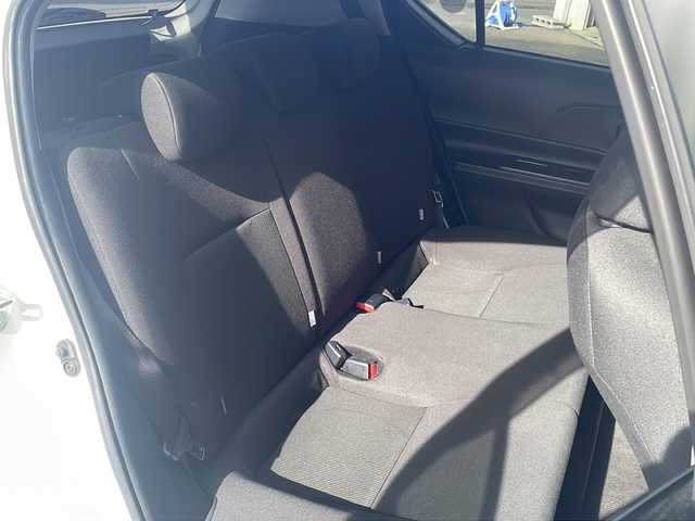 トヨタ アクア S スタイルブラック 京都府 2018(平30)年 6.7万km ライムホワイトパールクリスタルシャイン 純正メモリナビ　バックカメラ　トヨタセーフティセンス　プリクラッシュセーフティ　レーンキープアシスト　スマートキー　プッシュスタート　ＥＴＣ　禁煙車　オートエアコン　ドアバイザー　純正フロアマット